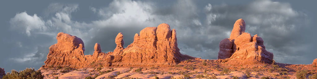 Red Rock Monuments Moab Utah right