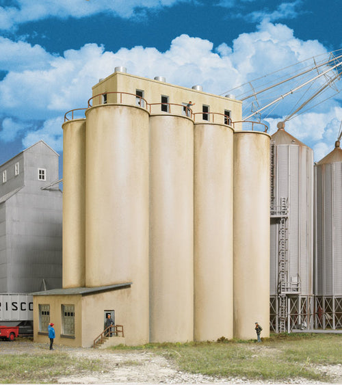 2942 Modern Grain Head House w/Silos HO