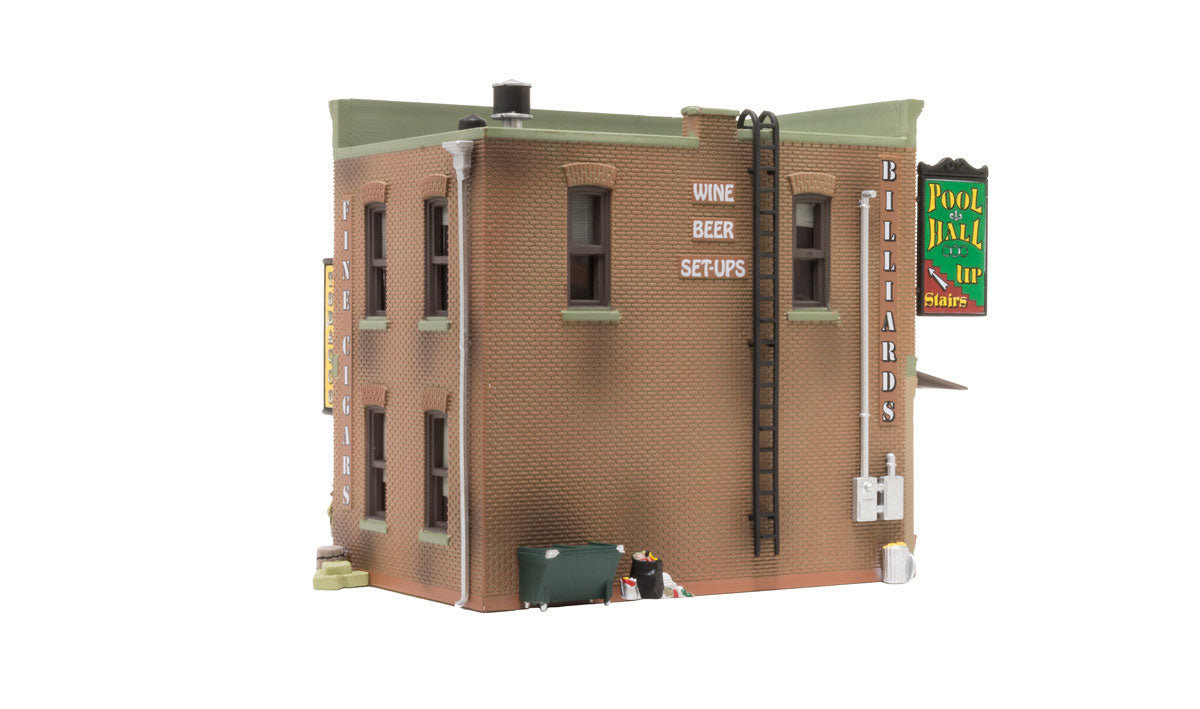 B&R Corner Emporium HO